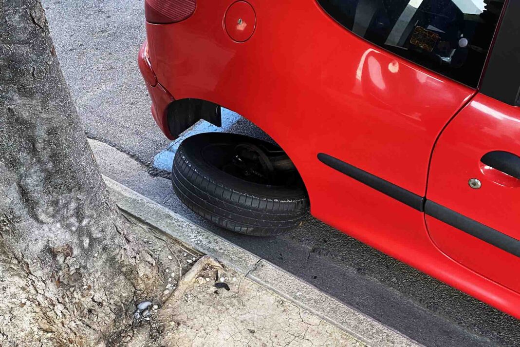 Monfalcone-automobilista-in-fuga