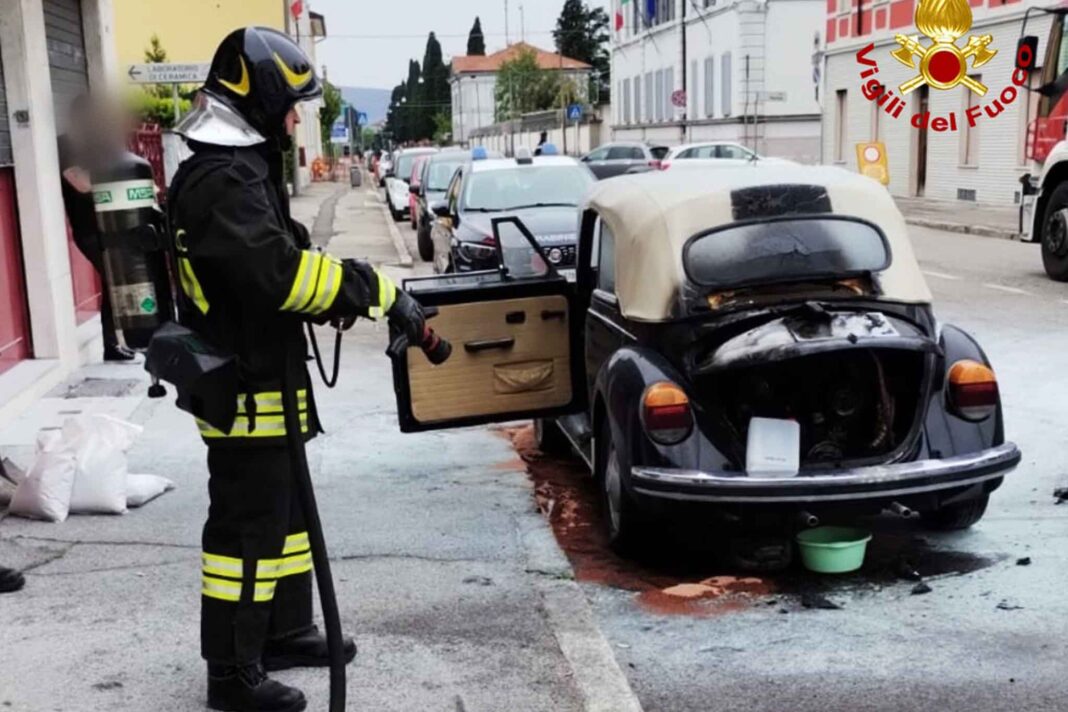 Gorizia-incendio-autovettura