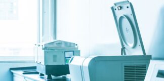 attrezzatura laboratorio biomedico