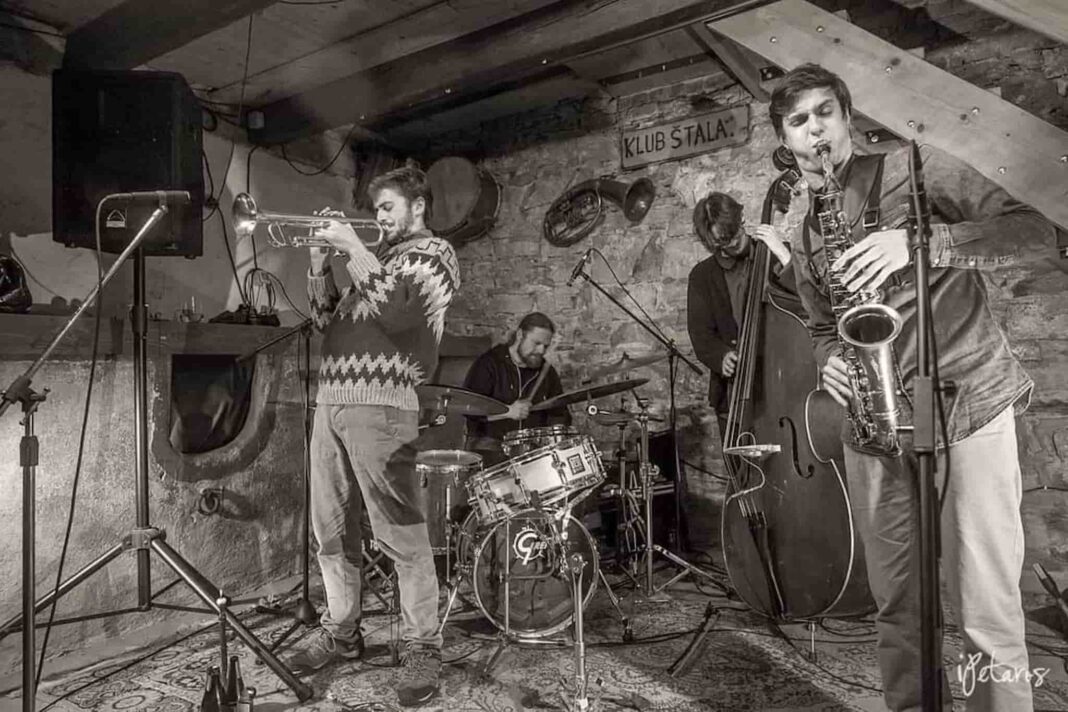Live Musiche di Sconfine
