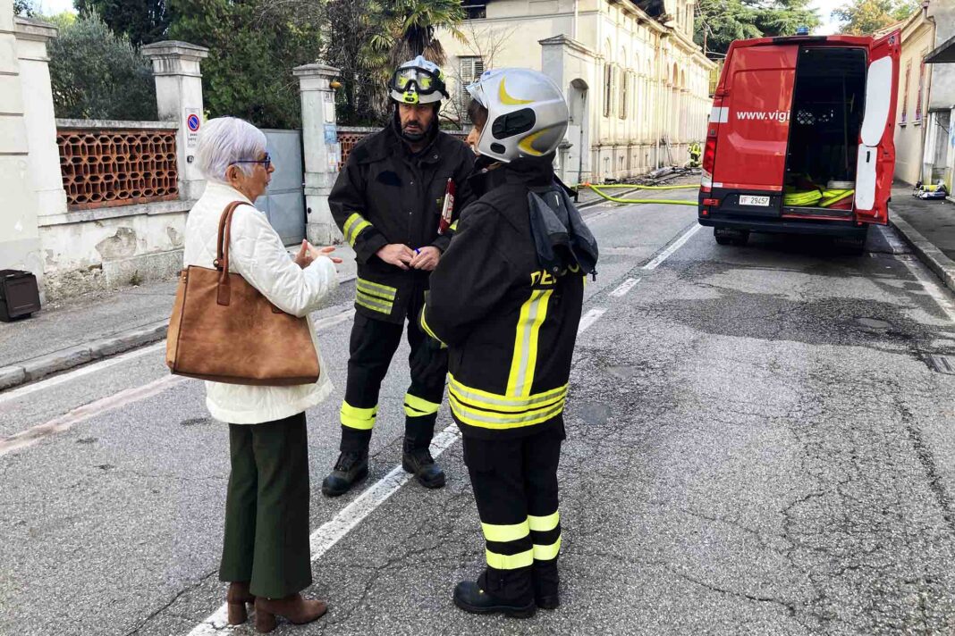 incendio-edificio-degli-ex-Bagni-pubblici-Gorizia