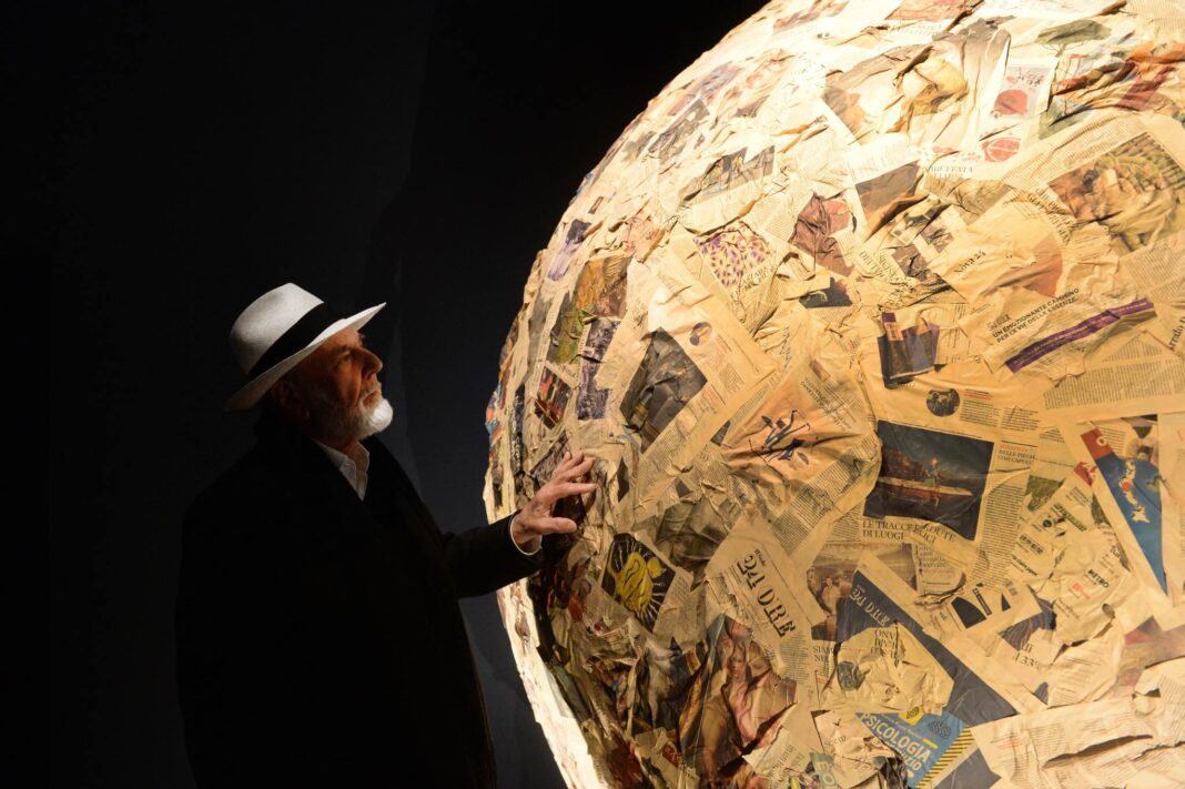 sfera giornali Pistoletto GO!2025