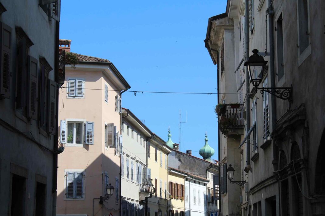 Foto del centro città di Gorizia per segnalare le condizioni meteorologiche. Immagine utilizzata per l'articolo di giornale sulle condizioni meteo